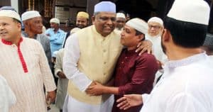 নামাজ শেষে কুশল বিনিমিয়